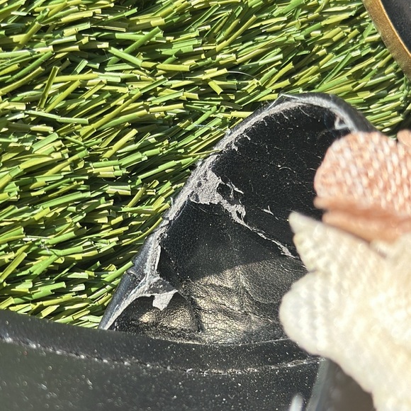 UNISA Black leather mule with flower appliqué with synthetic heal size 8.5 - Picture 11 of 12